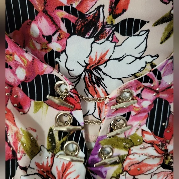 Floral Print Women's Top - Picture 4 of 7